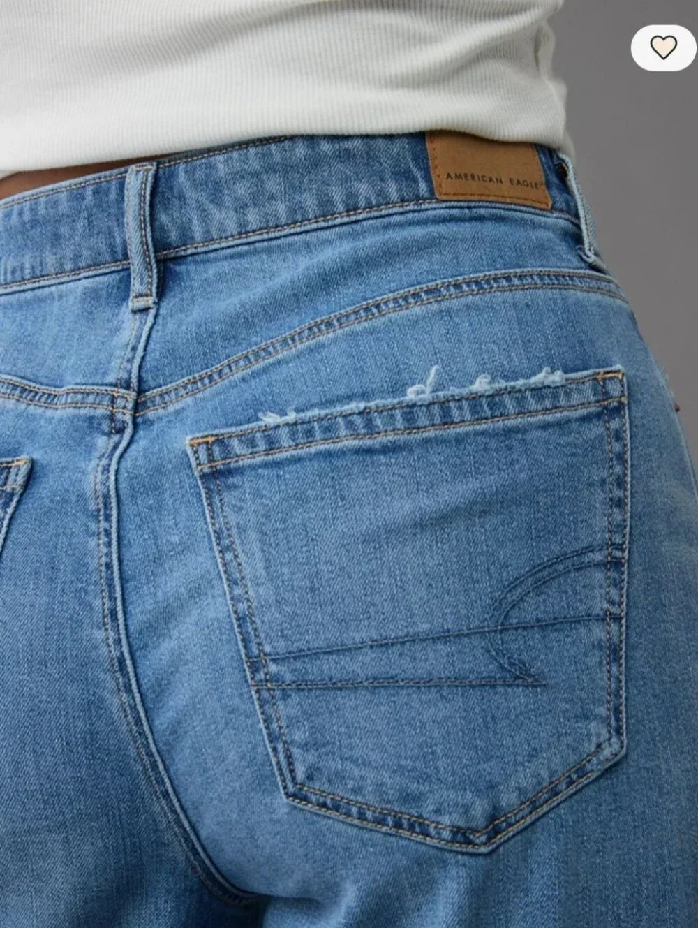 AMERICAN EAGLE HIGH-RISE BAGGY WIDE LEG JEANS. SIZE 12. MEDIUM WASH.